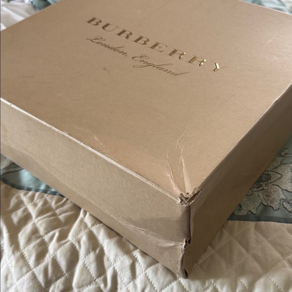 BURBERRY LONDON WEDGE HEELS - Picture 10 of 10